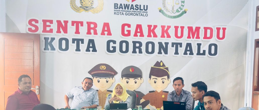 Bawaslu Kota Gorontalo gelar rapat evaluasi hasil pengawasan tahapan pemutakhiran  data dan Penyusunan daftar Pemilih sub tahapan Pencocokan dan Penelitian (Coklit) bertempat di Kantor Bawaslu Kota Gorontalo pada Selasa (23/7)