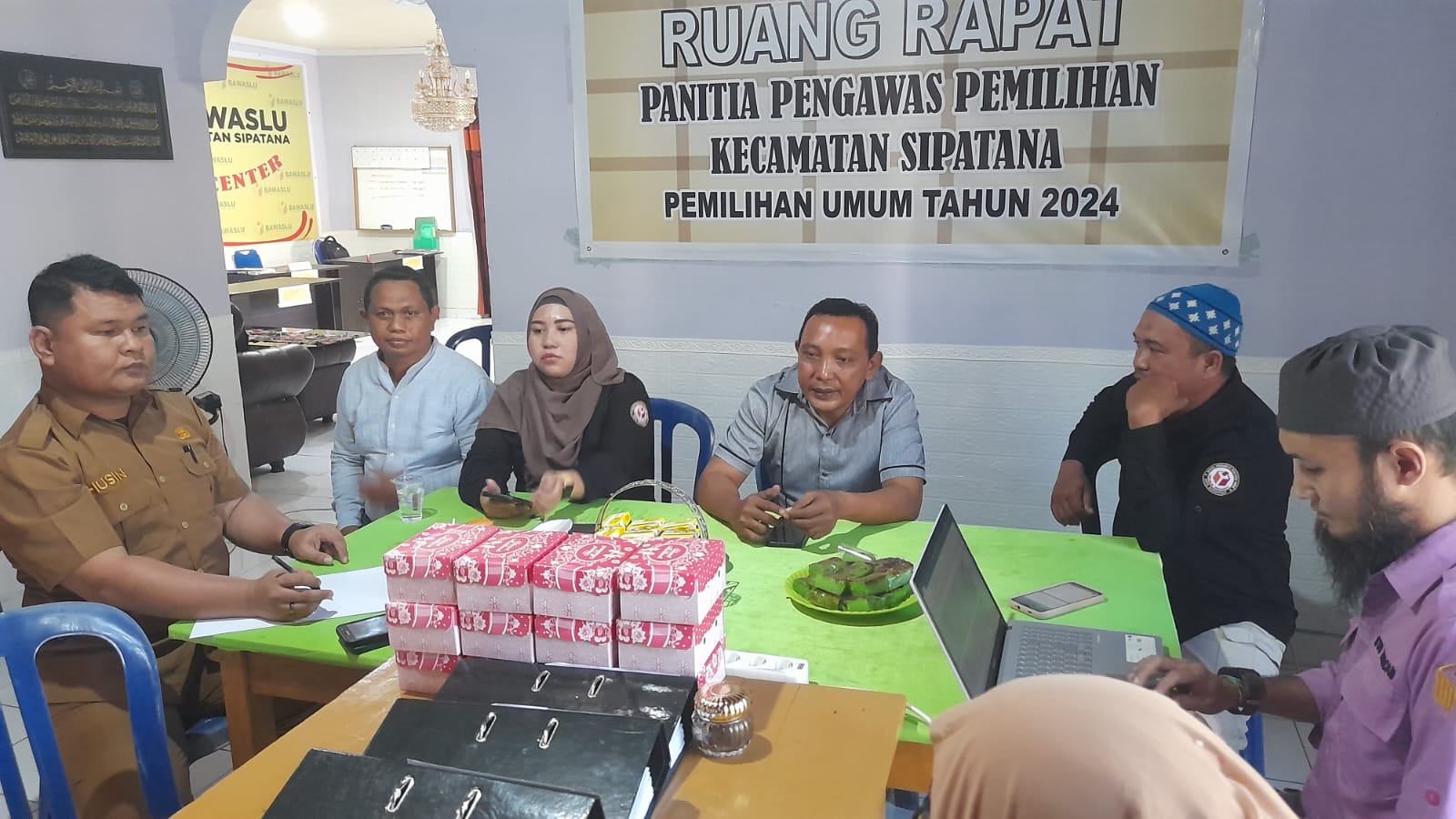 SUPERVISI KE PANWASLU SIPATANA, ERMAN PASTIKAN PENGAWASAN TETAP BERJALAN