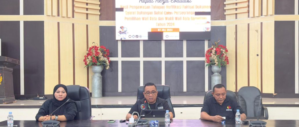 Bawaslu Kota Gorontalo gelar rapat evaluasi hasil pengawasan verfak Bersama Panwas Kecamatan serta Panwas Kelurahan se-Kota Gorontalo bertempat di Aula kantor Walikota Gorontalo pada Minggu (7/7/2024).