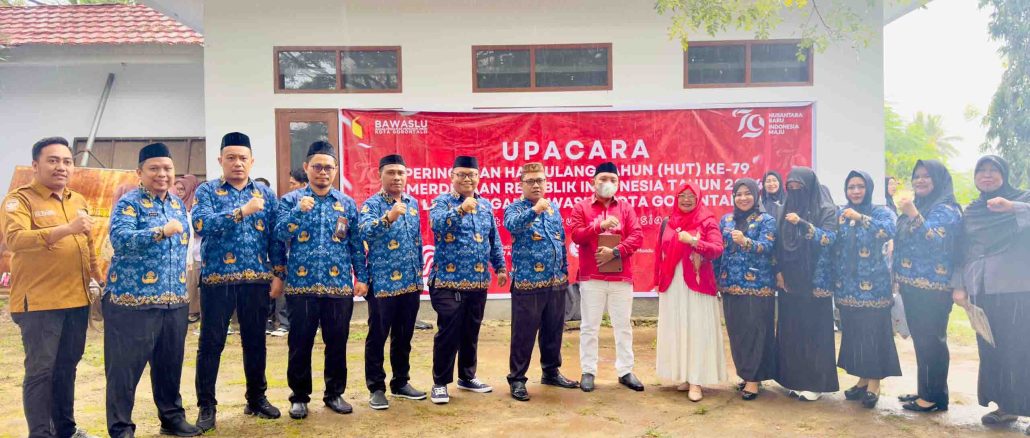 Bawaslu Kota Gorontalo gelar upacara memperingati hari kemerdekaan Republik Indonesia yang ke 79 dengan tema Nusantara Baru Indonesia Maju bertempat di Taman Keren Kelurahan Moodu Kecamatan Kota Timur Kota Gorontalo Sabtu (17/8/2024)