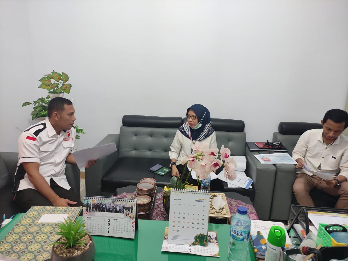 KETUA BERSAMA ANGGOTA BAWASLU KOTA GORONTALO PANTAU BERKAS PENDAFTAR SKPP KOTA GORONTALO
