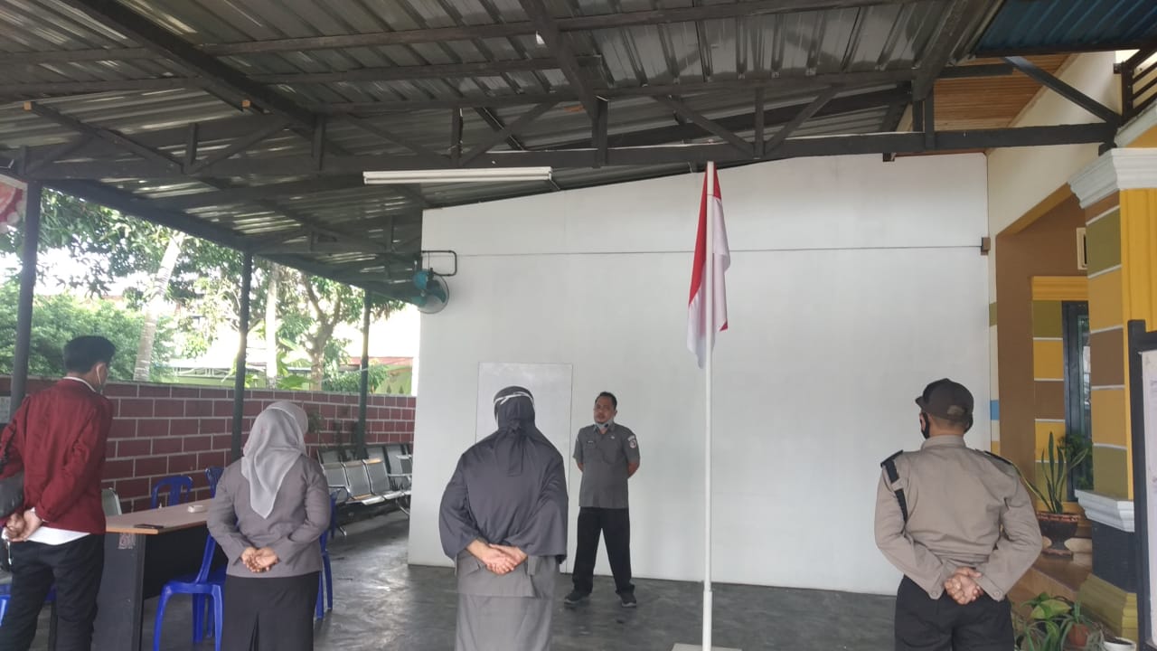 WORK FROM HOME KEMBALI DITERAPKAN KOORDINATOR SEKRETARIAT BAWASLU KOTA GORONTALO