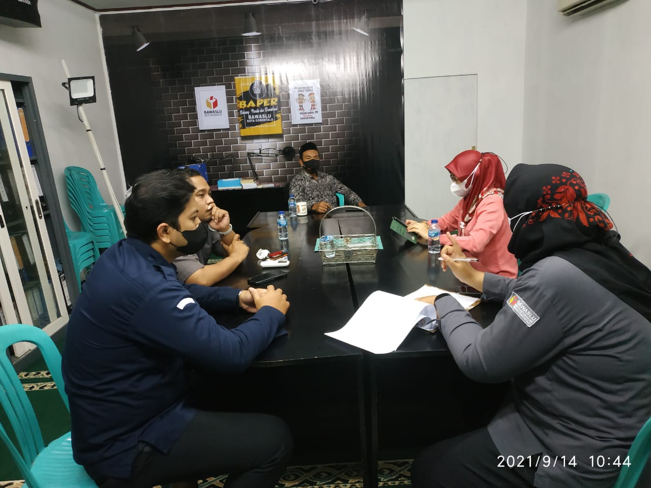 TIM PENANGANAN PELANGGARAAN BAWASLU PROVINSI GORONTALO LAKUKAN PENGECEKAN TERHADAP ADMINISTRASI BARANG DUGAAN PELANGGARAN