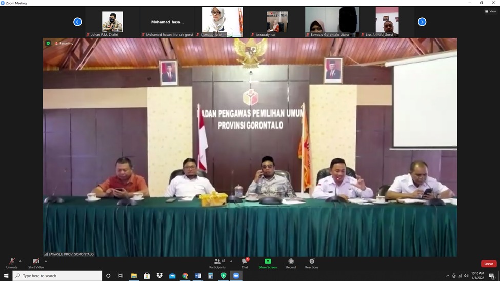 BAWASLU KOTA GORONTALO HADIRI RAPAT PENYUSUNAN LAPORAN AKHIR TAHUN 2021