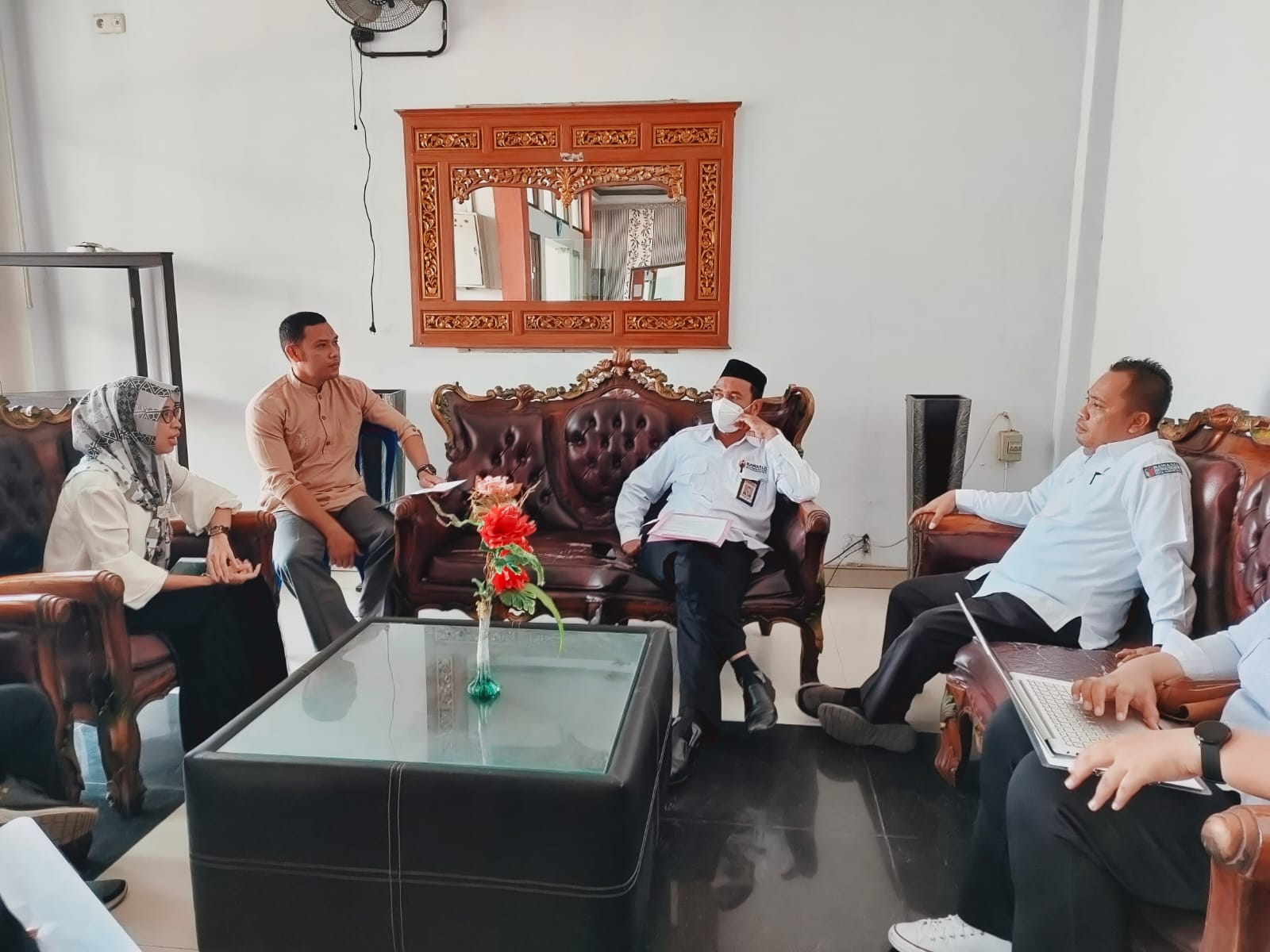Jaharudin Umar Tinjau Sarana Dan Prasarana Bagian Sengketa Bawaslu Kota Gorontalo