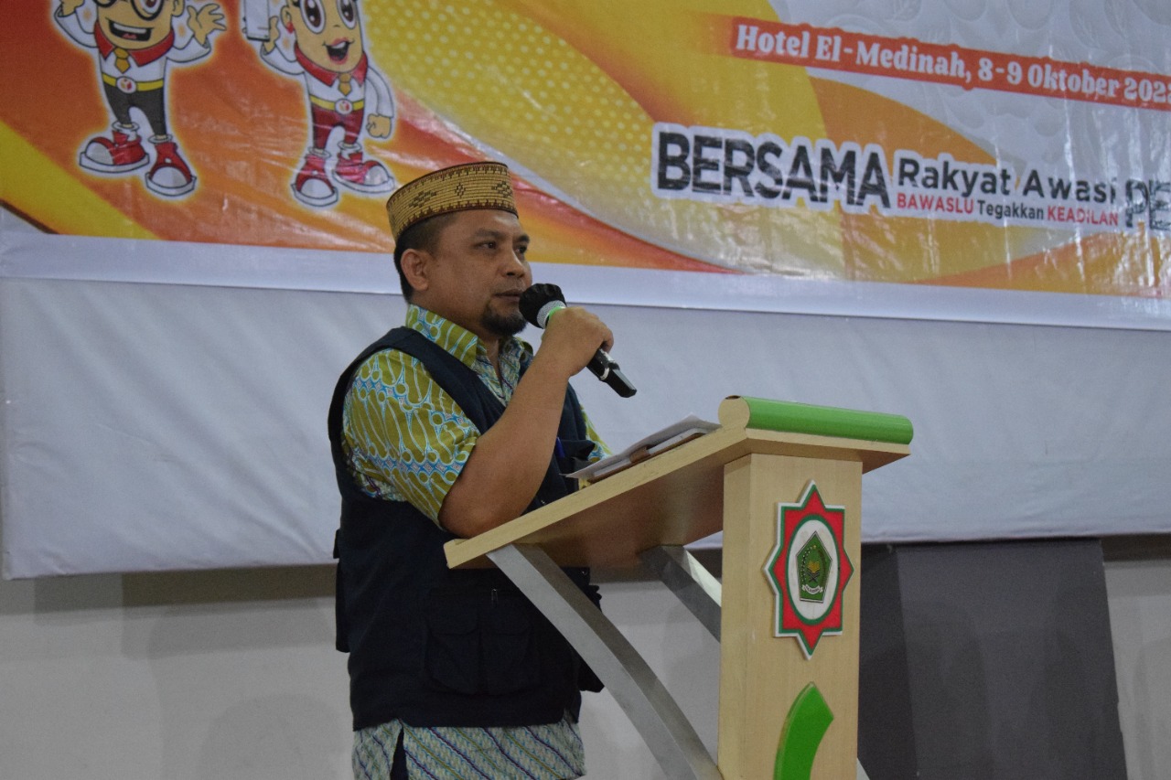 Sebagai Anggota Bawaslu Kota Gorontalo, Lukman Berikan Penguatan Mengenai Teknis Pengisian Laporan Hasil Pengawasan, Dan Form Pencegahan