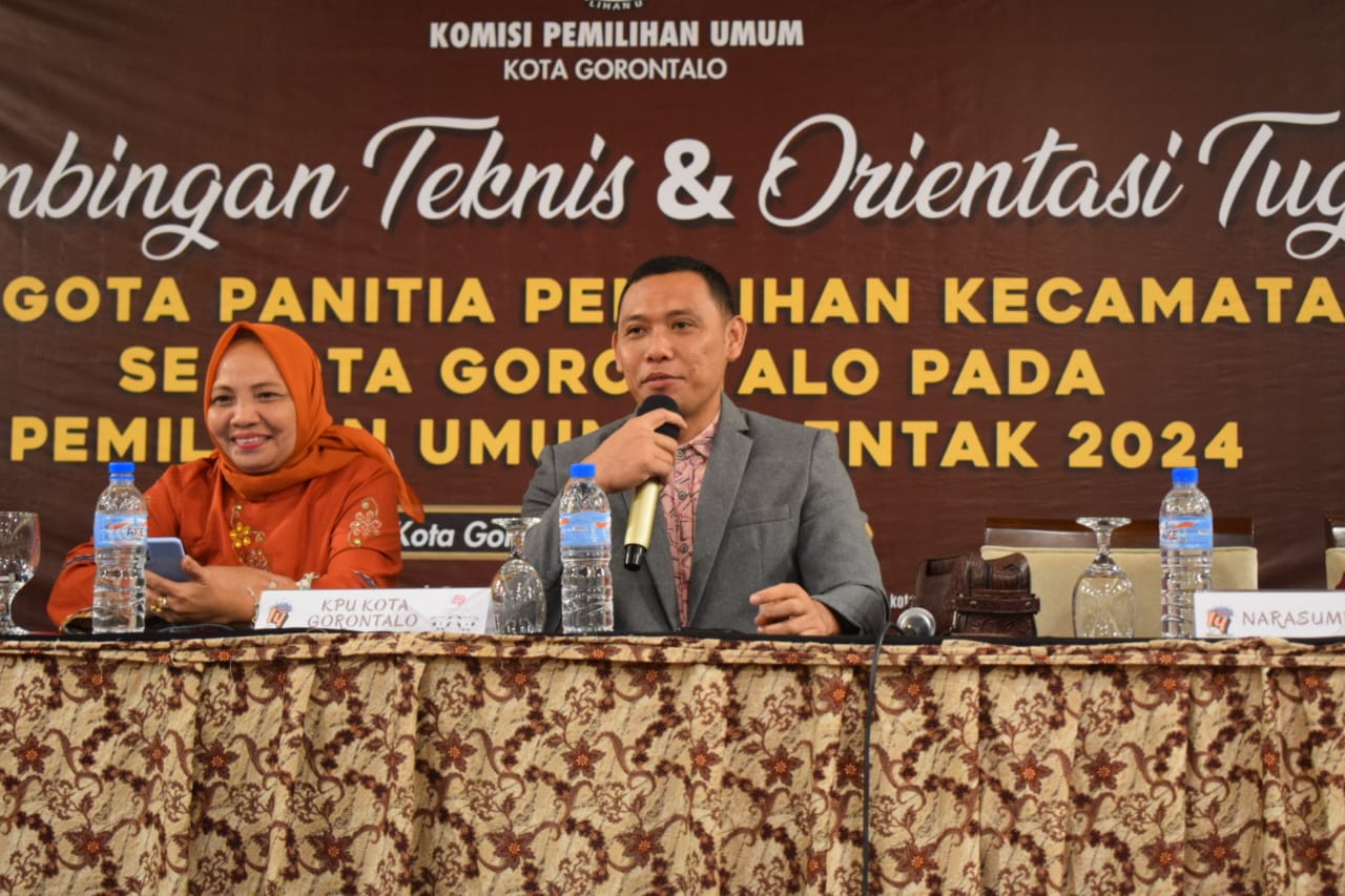Jadi Narasumber Pada Bimbingan Teknis Kepada PPK, Alvian Harap Soliditas Jajaran Ad-Hoc