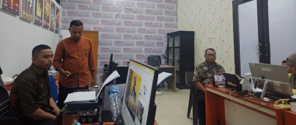 Bawaslu Kota Gorontalo-Terkait hasil pengawasan verifikasi factual kedua bakal calon perseorangan pada Pemilihan Walikota dan Wakil Walikota Kota Gorontalo serentak tahun 2024, Penyampaian saran perbaikan kepada KPU Kota Gorontalo dilakukan pada Rabu (7/8/2024)