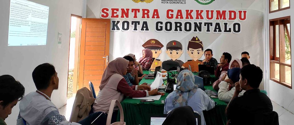 Bawaslu Kota Gorontalo gelar rapat evaluasi hasil pengawasan rekap daftar pemilih hasil pemutakhiran (DPHP) Bersama Panwas Kecamatan coordinator divisi Hukum, Pencegahan, Parmas dan Humas serta 1 orang staf Sekretariat Bawaslu Kota Gorontalo bertempat di Kantor Bawaslu Kota Gorontalo pada Jumat (9/8/2024)