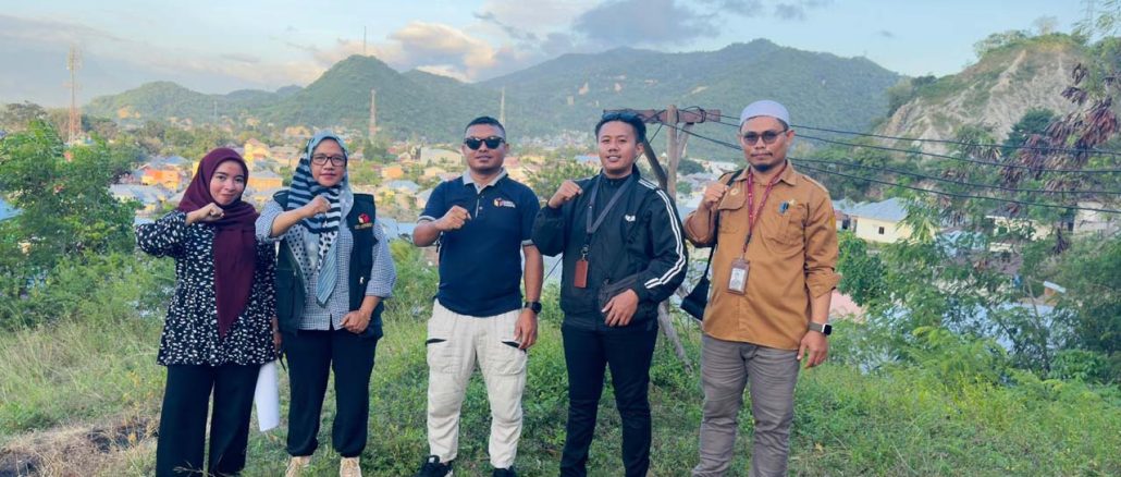 Panwascam Hulonthalanigi berada di salah satu wilayah di kelurahan siendeng saat melakukan uji petik pada Kamis (18/7/2024)