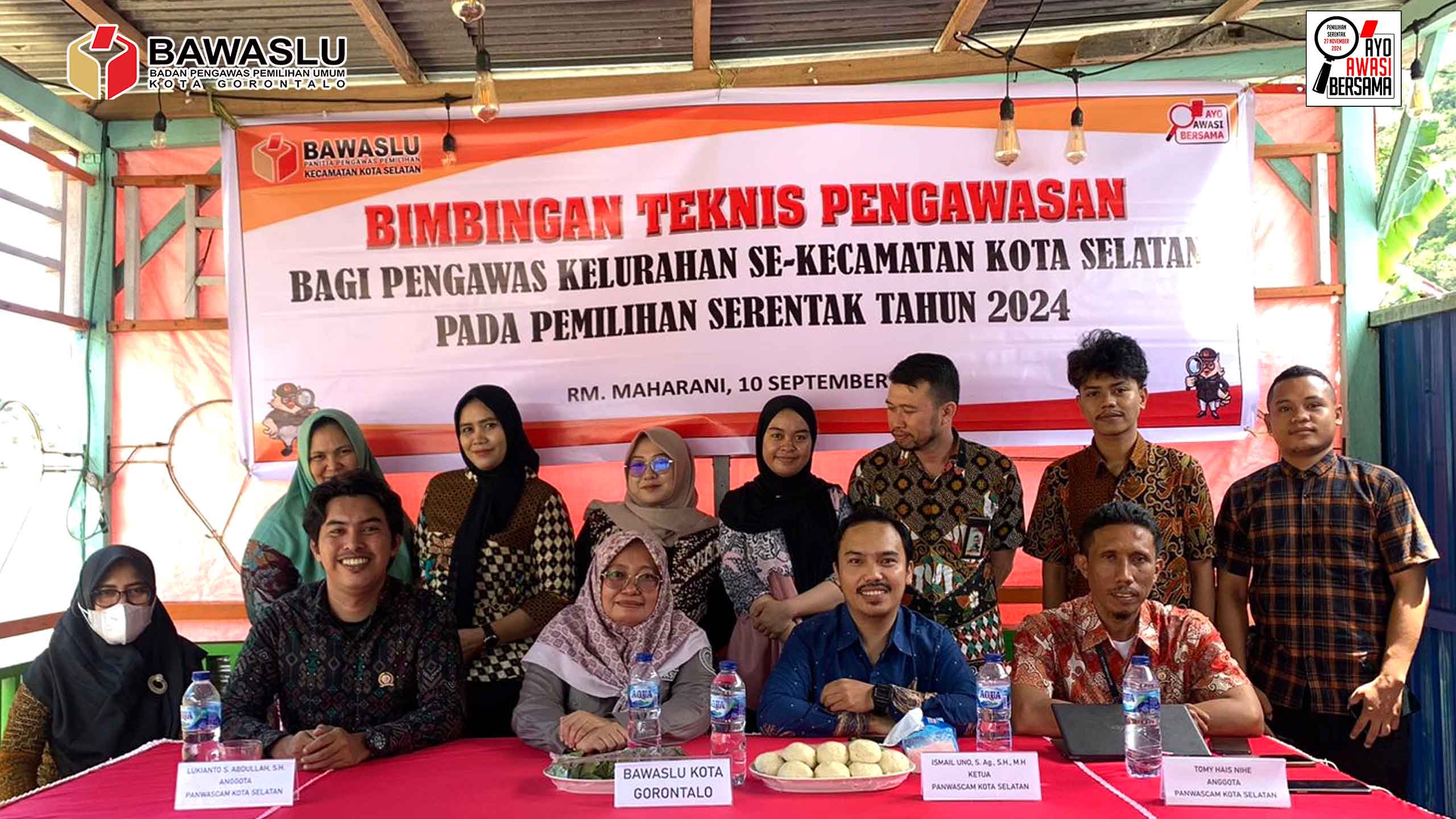 Foto Bersama Herlina Antu Bersama jajaran Panwas kecamatan Kota selatan dalam kegiatan bimbingan teknis bagi Panwas kelurahan yang diselenggarakan oleh Panwas kecamatan Kota Selatan bertempat di  R.M Maharani Kelurahan Tenda Kecamatan Hulonthalangi, Selasa (10/9/2024)