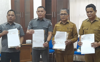 Bawaslu Kota Gorontalo Menandatangani Berita Acara Serah Terima Pinjam Pakai Gedung Taman Kren Dengan Pemerintah Kota Gorontalo