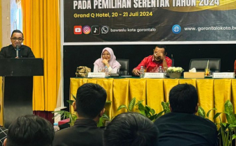 Kegiatan pembukaan penguatan kapasitas Bawaslu Kota Gorontalo dan Panwas kecamatan se-Kota Gorontalo dalam rangka penanganan pelanggaran pada Pemilihan serentak 2024 bertempat di Grand-Q Hotel Kota Gorontalo pada Sabtu, (20/7)