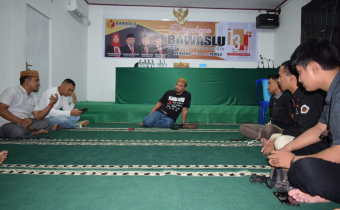 NGABUBURIT BAWASLU KOTA GORONTALO DENGAN DISKUSI BERTEMAKAN “ POLITIK DALAM PANDANGAN ISLAM”