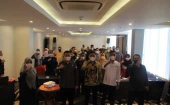 BANGUN ZONA INTEGRITAS MELALUI PENCEGAHAN DAN PENCANANGAN, BAWASLU KOTA GORONTALO HADIRI SOSIALISASI ANTIKORUPSI