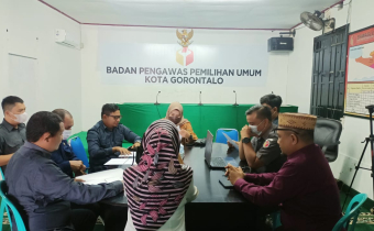 BAWASLU PROVINSI GORONTALO LAKUKAN PENILAIAN KEHUMASAN BAWASLU KOTA GORONTALO