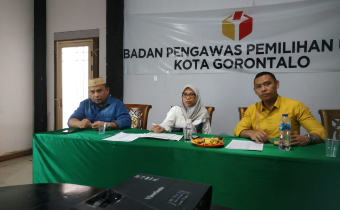 Gerak Cepat!!!!!  Bawaslu Kota Gorontalo lakukan Rapat Penyusunan Laporan Hukum, Humas, Datin