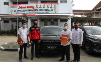 Dukung Tugas Kelembagaan, Bawaslu Kota Gorontalo Terima 1 Unit Kendraan Dinas Operasional