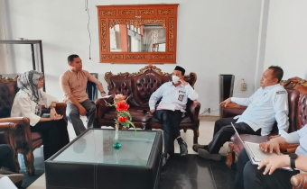 Jaharudin Umar Tinjau Sarana Dan Prasarana Bagian Sengketa Bawaslu Kota Gorontalo