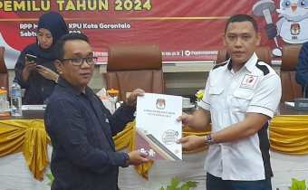 BAWASLU KOTA GORONTALO AWASI PENYAMPAIAN HASIL VERIFIKASI ADMINISTRASI DOKUMEN BAKAL CALON ANGGOTA DPRD KOTA GORONTALO PEMILU 2024