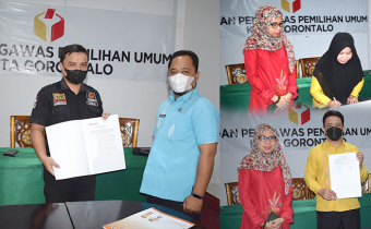 Berny Serahkan Secara  SImbolis SK PPNPN Tahun 2022
