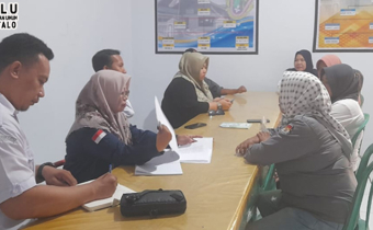PASTIKAN PENGAWASAN PINDAH MEMILIH SESUAI PEDOMAN, HERLINA LAKUKAN SUPERVISI KE PANWASLU KECAMATAN