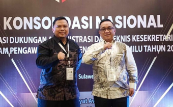 Ketua Bawaslu Kota Gorontalo Sukrin Saleh Taib didampingi pelaksana teknis administrasi Moh. Safnir Bobihu hadiri konsolidasi Nasional evaluasi dukungan administrasi dan teknis kesekretariatan yang diselenggarakan Bawaslu RI bertempat di Hotel Claro Makassar Sulawesi Selatan, Senin (12/8/2024)