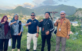 Panwascam Hulonthalanigi berada di salah satu wilayah di kelurahan siendeng saat melakukan uji petik pada Kamis (18/7/2024)